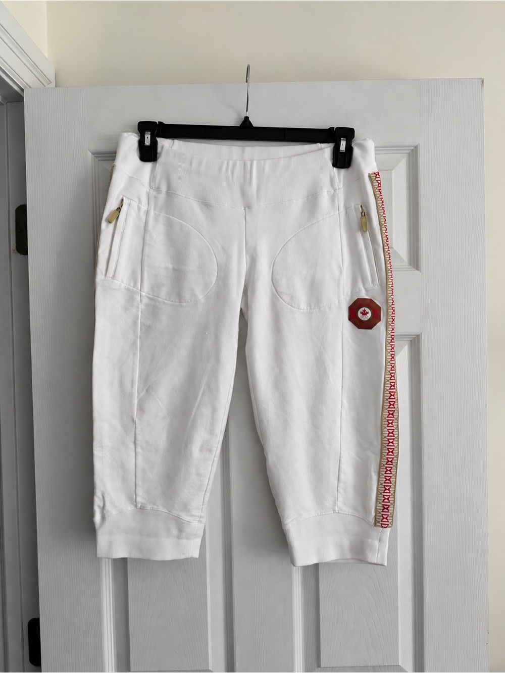 Size M HBC Women’s Team Canada Beijing 2008 Olympic Capri Pants White Collectibl - Picture 3 of 10